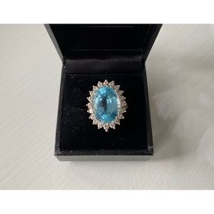 Diamond and Blue Topaz 14k yellow gold ring